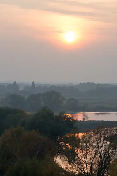 Die Elbe bei der Stadt Dömitz — Stockfoto