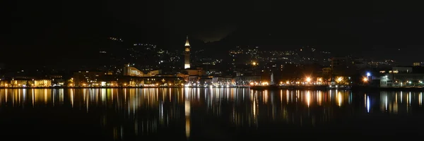 Lecco: riflessi dell'acqua — Foto Stock