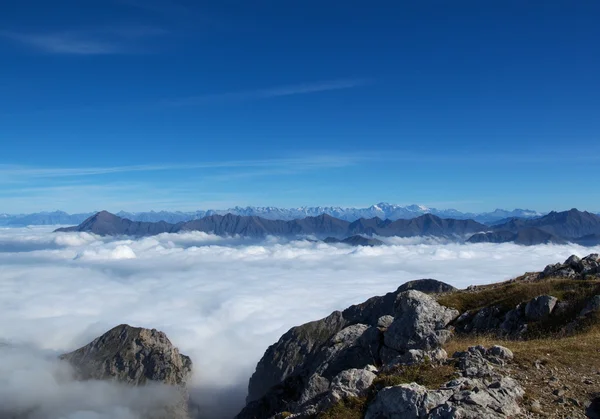 Über dem Meer der Wolken — Stockfoto