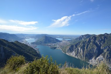 Lecco dağlar ve Como Gölü arasında