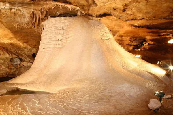 Dante'ye büyük Akmataşı mağaraları