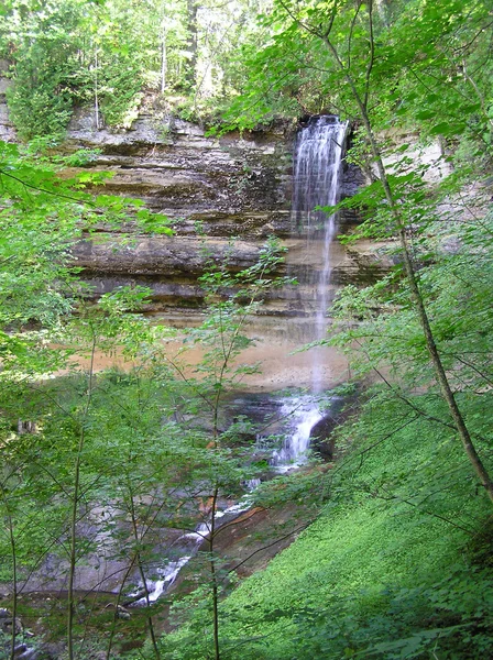 Kauai-Wasserfälle — Stockfoto