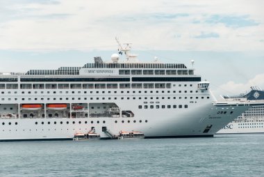 Buzios, Brezilya - 31 Aralık 2008: Cruise Line Msc