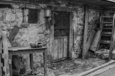 Asturias 'ta bir kasabada hayvan ahırı