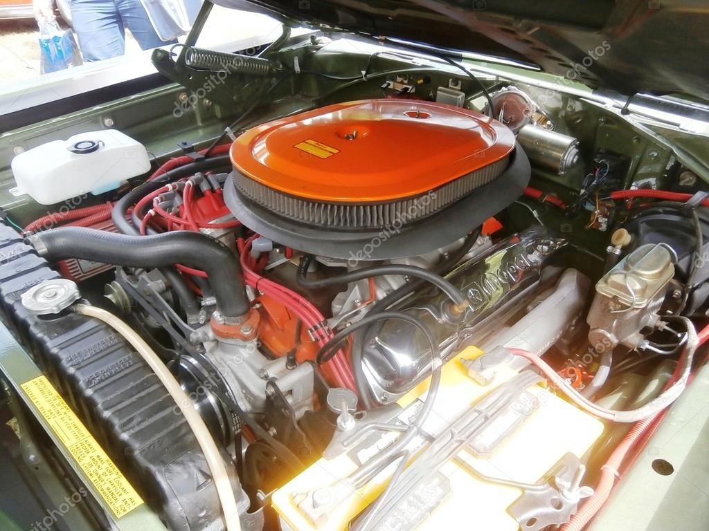 Mopar engine