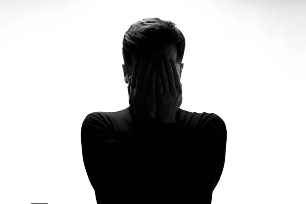 Silhouet van de man huilen verdrietig hebben depressie — Stockfoto