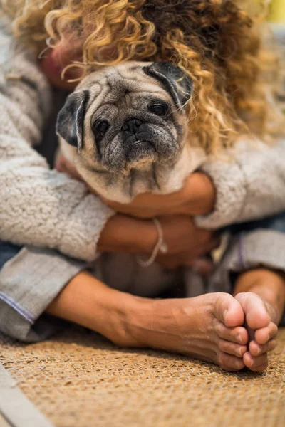 Love Friendship Concept People Animals Happy Woman Hug Her Old — Stock Photo, Image