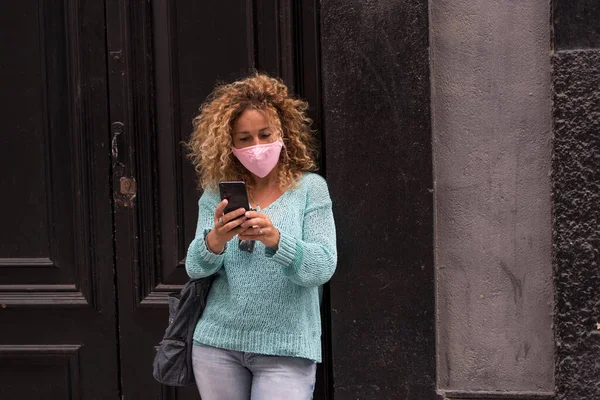 Adult Woman Wear Protection Mask Covid Coronavirus Virus Emergency — Stock Photo, Image