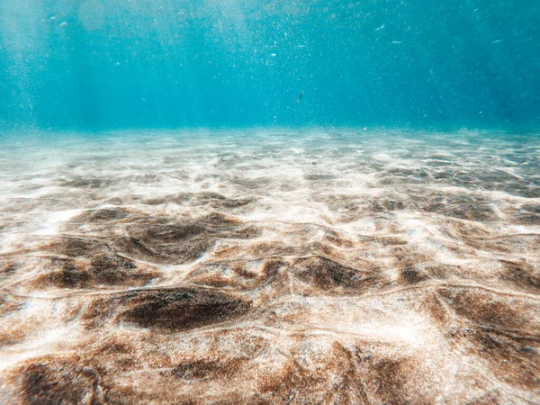 Vista Submarina Playa Con Arena Agua Limpia Transparente Azul — Foto de Stock