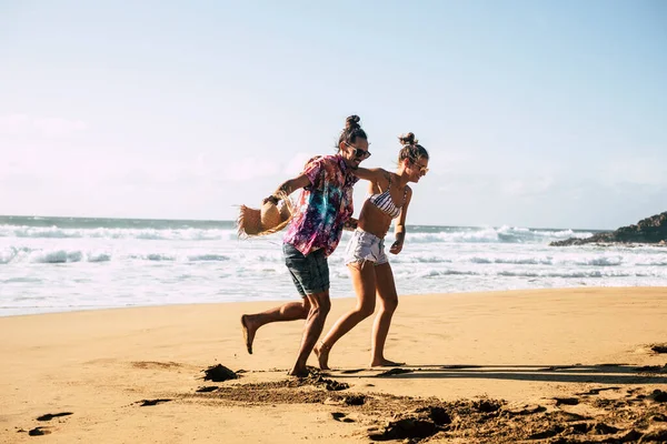 Young Beautiful Couple Have Fun Laugh Beach Summer Holiday Vacation — Foto Stock