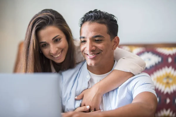 Young Interracial Couple Working Together Laptop People Lifestyle Home Together — Stock Photo, Image