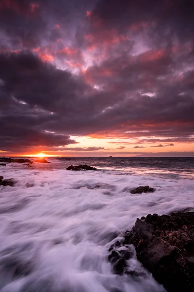 Coucher Soleil Sur Plage Avec Océan Vagues Arrière Plan — Photo