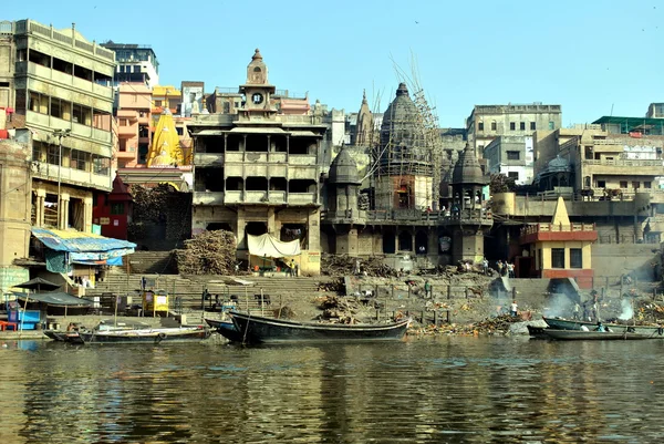 Indien.Varanasi.Ganges.Ghat Manikarnika . - Stock-foto