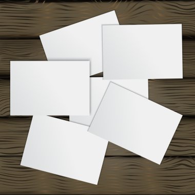 ahşap arka plan üzerinde beyaz çarşaf,