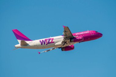 Airbus A320 havayolu Wizz Air Madrid 'den kalkıyor.