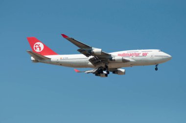 Pullmantur Havayolları Boeing 747 Madrid havaalanına iniyor.