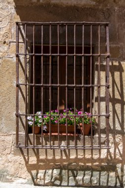 Pedraza belediyesindeki eski pencere