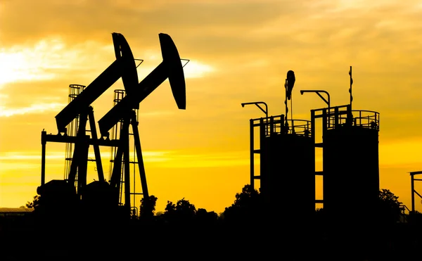 Strahlpumpeinheit für Öl und Gas Silhouette — Stockfoto