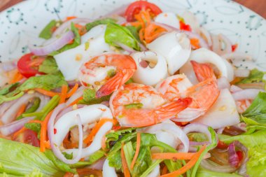 Baharatlı deniz ürünleri salatası, Tayland gıda