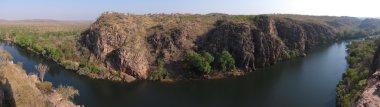 Katherine Gorge adlı beşinci gorge Smitt Rock üzerine panoramik görünümü