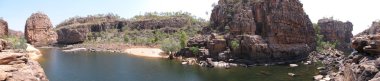 Katherine Gorge adlı beşinci gorge Smitt Rock üzerine panoramik görünümü