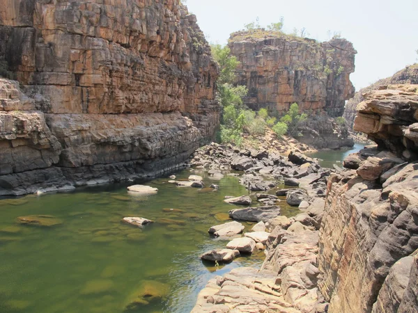 Panoramatický pohled Smitt Rock v pátém rokle v Katherine Gorge — Stock fotografie