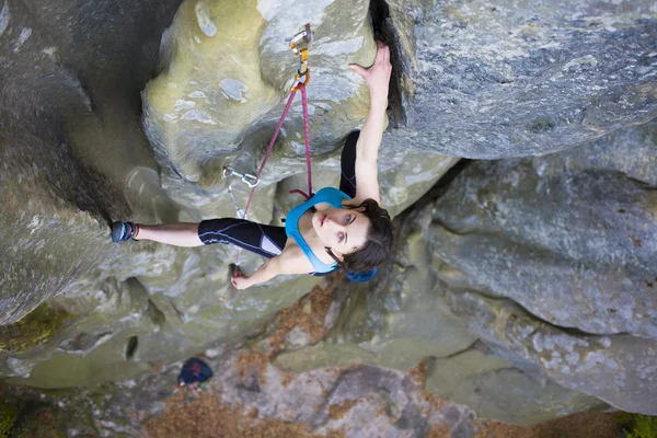 Girl mountain climber. — Stock Photo, Image