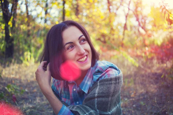 The hippie girl in the forest. — Stock Photo, Image