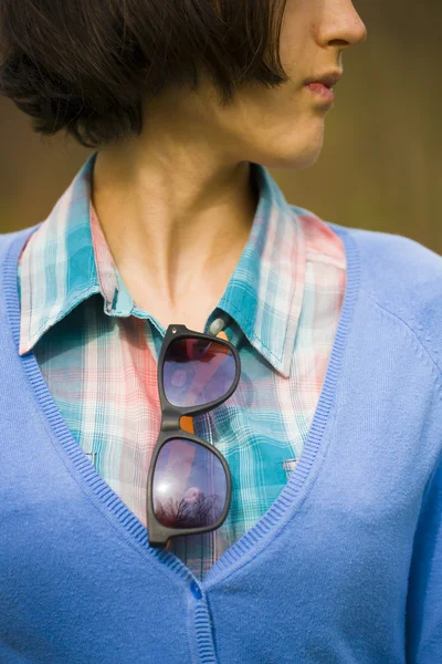 Camisa xadrez na menina . — Fotografia de Stock