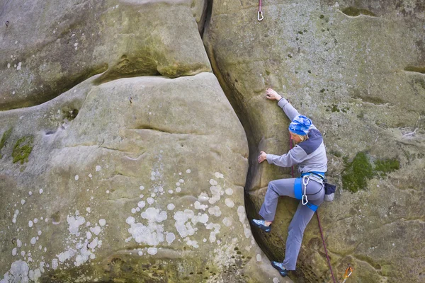 Girl mountain climber. — Stock Photo, Image