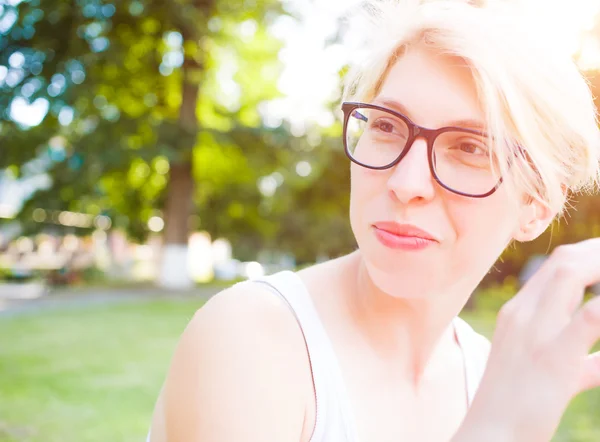 Retrato de una joven. — Foto de Stock