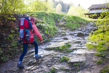 Anne ve oğlu seyahat.