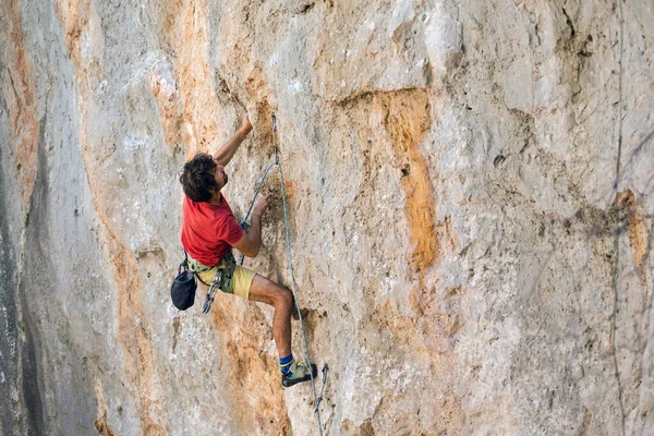 Man Engaged Extreme Sports Climber Training Turkish Rocks Strength Endurance — Stock Photo, Image