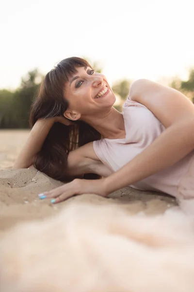 Young Happy Girl Light Dress Lies Sand Joy Fun — Stock Photo, Image