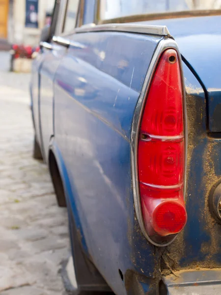 O carro vai em uma viagem . — Fotografia de Stock