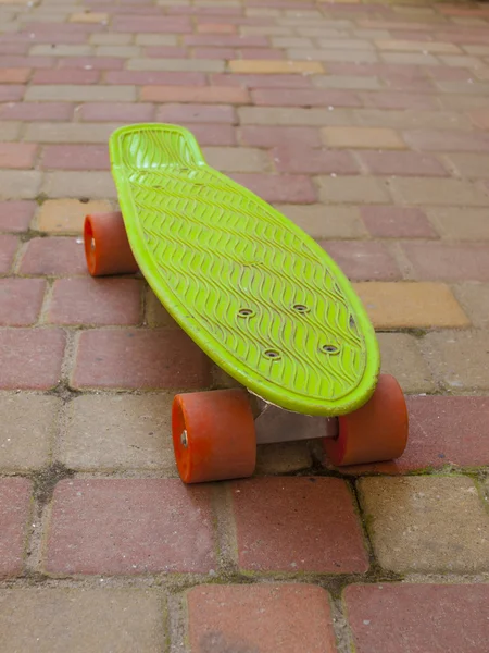 Skateboard na ulici. — Stock fotografie