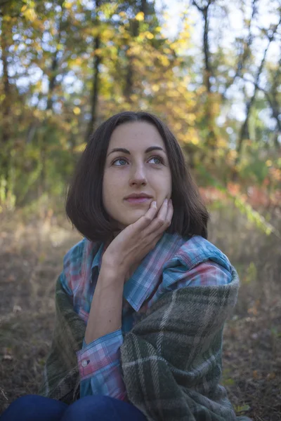 The girl with the blanket. — Stock Photo, Image