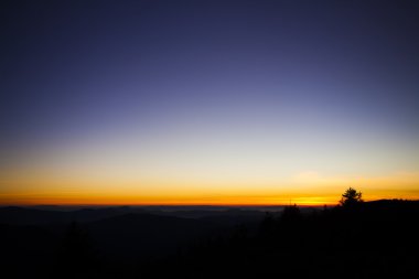 Günbatımı, Ukraynalı Karpatlar.