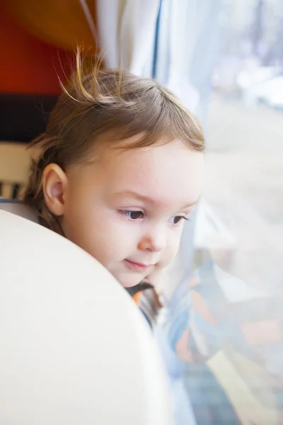 Retrato de un niño pequeño. —  Fotos de Stock