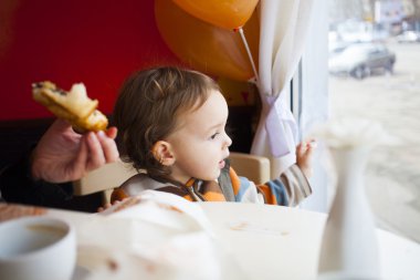 Anne Çocuk yayınları.