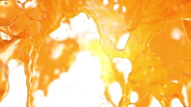 신선한 오렌지 주스 흐름입니다. 슈퍼 슬로우 모션. — 비디오