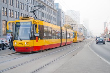 Moder sarı tramvay