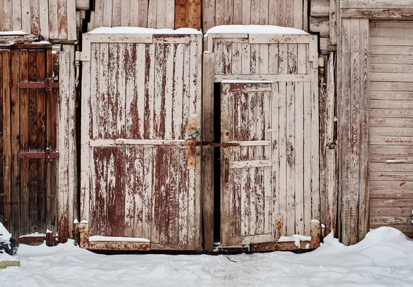 Vecchie porte squallide — Foto Stock