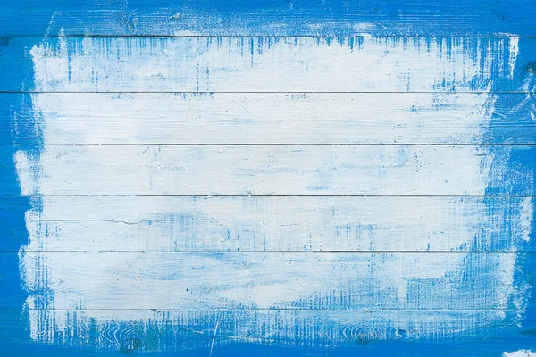 Fondo con pizarras azules pintadas con pintura blanca usando un pincel —  Fotos de Stock