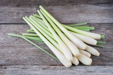 Taze limon (citronella) ahşap arka plan - h için baharat