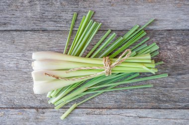 Taze limon (citronella) ahşap arka plan - h için baharat
