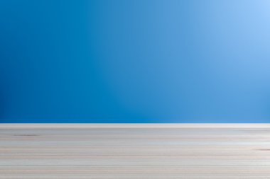 Boş iç ışık mavi Oda ahşap zemin ile görüntülenmesi için