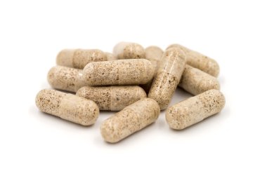 Beyaz zemin üzerine (tıbbi izole ot kapsül)