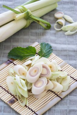Limon otu Slice bambu.