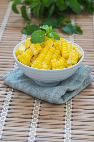 Steamed Corn in a Bowl. — Stock Photo, Image
